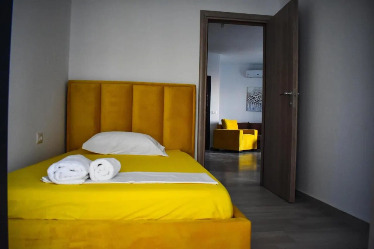 Karos Central Apartments Химара
