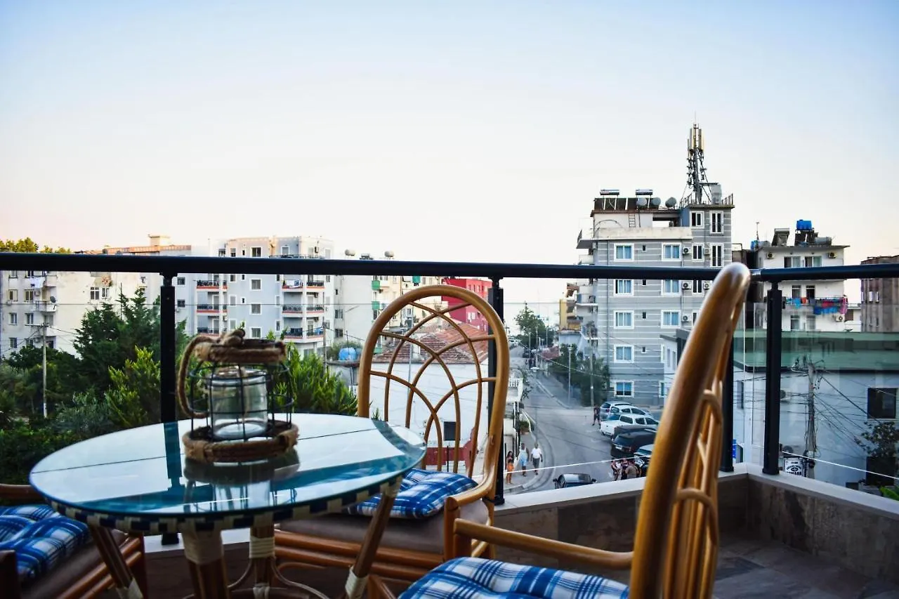 Karos Central Apartments Химара
