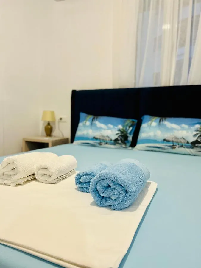 Karos Central Apartments Himare 0*,